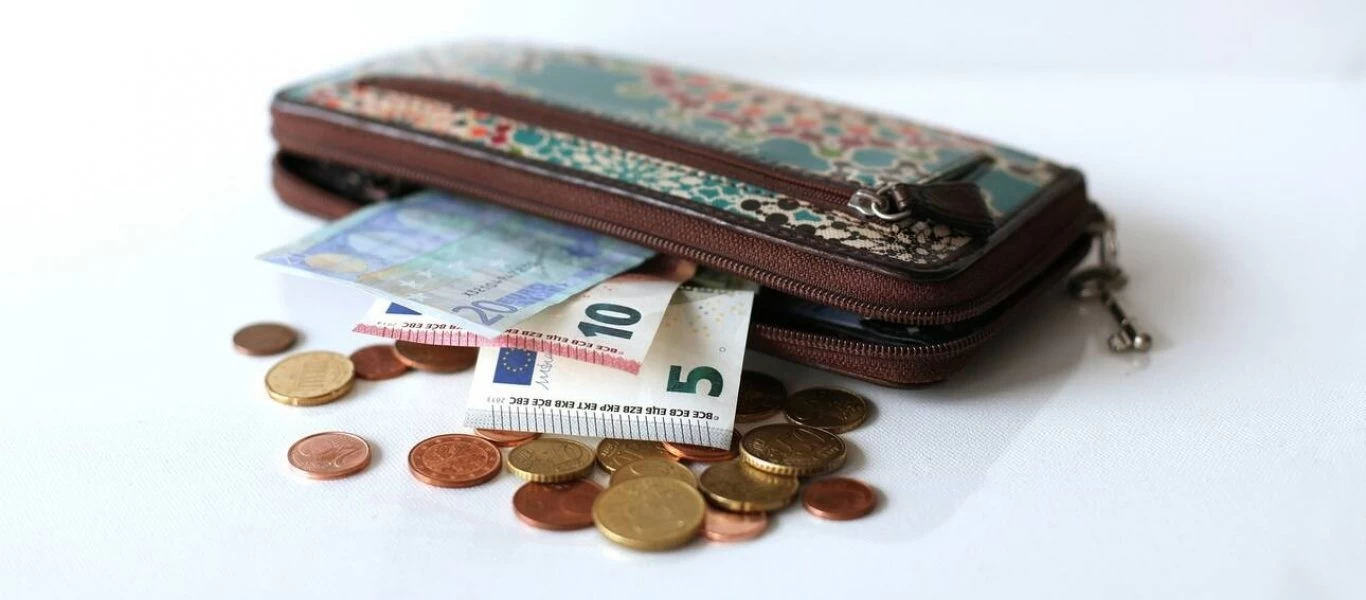 Εκπνέει αύριο η προθεσμία για τις δηλώσεις Πόθεν έσχες